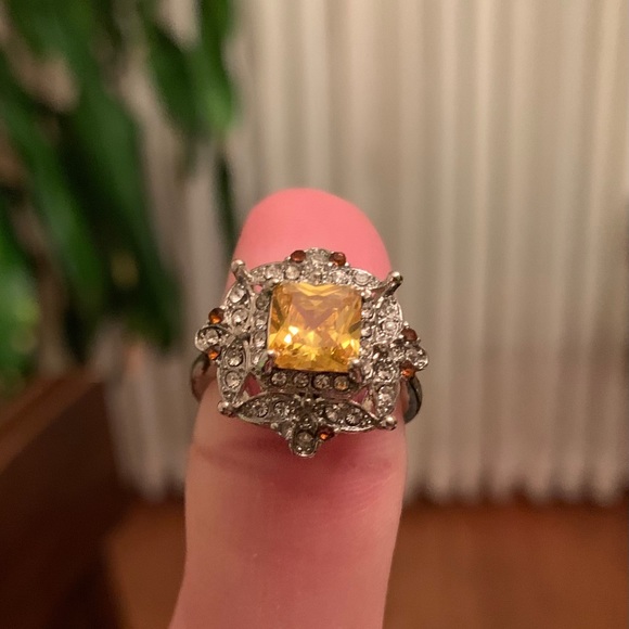 ⚜️White Sapphire Ring, 925 SilverPlated Citrine  Ring⚜️ - Picture 4 of 5